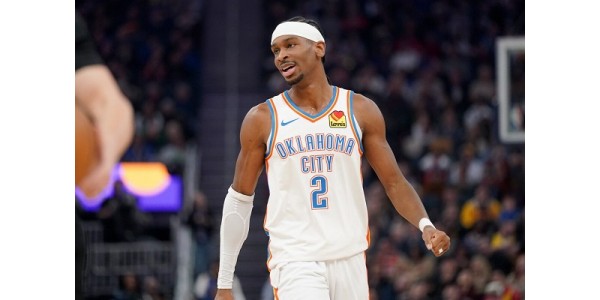 Shai Gilgeous-Alexander se veseli susretu s Kevinom Durantom u otvarajućoj utakmici